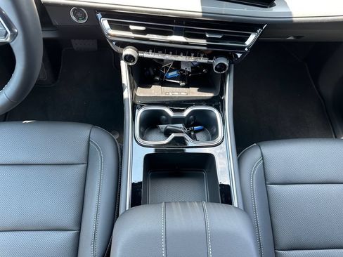New 2026 Chevrolet Traverse LT w/ Midnight/Sport Edition FWD image 11