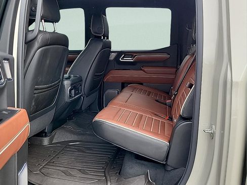 Used 2026 GMC Sierra 1500 Denali Ultimate AWD/4WD image 12