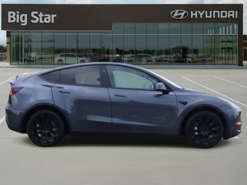 Used 2023 Tesla Model Y Long Range image 5