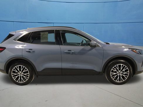 Used 2025 Ford Escape SE w/ PHEV Premium Package FWD image 36