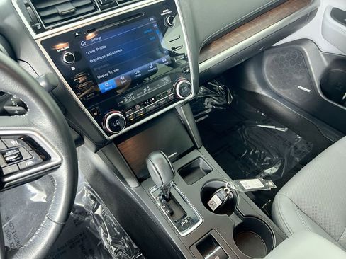 Used 2019 Subaru Outback 3.6R Limited image 23