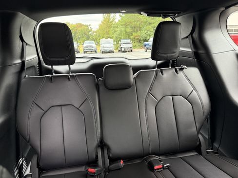 New 2026 Chrysler Pacifica Select image 15