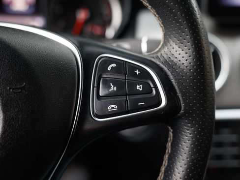 Used 2018 Mercedes-Benz GLA 250 image 32