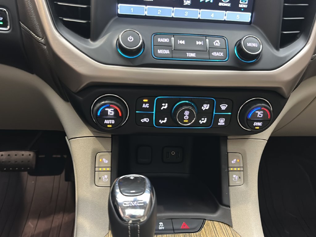 Used 2018 GMC Acadia Denali w/ Technology Package AWD/4WD image 37