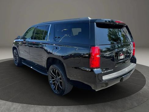 Used 2020 Chevrolet Suburban LT w/ Luxury Package AWD/4WD image 9