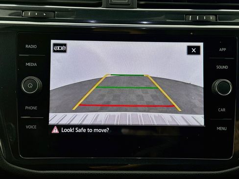 Used 2023 Volkswagen Tiguan SE R-Line FWD image 22