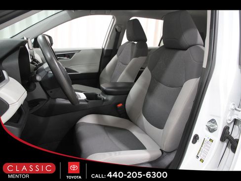 Certified 2024 Toyota RAV4 XLE AWD/4WD image 5