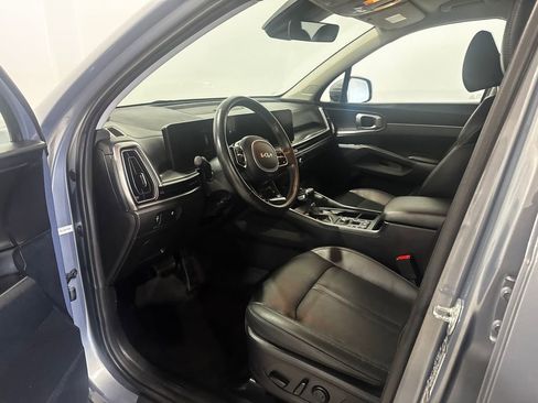 Used 2024 Kia Sorento S FWD image 14