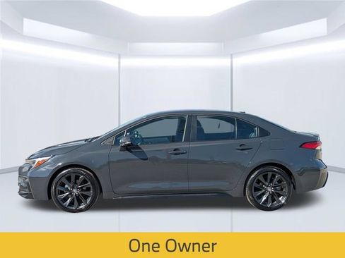 Used 2025 Toyota Corolla SE FWD image 2