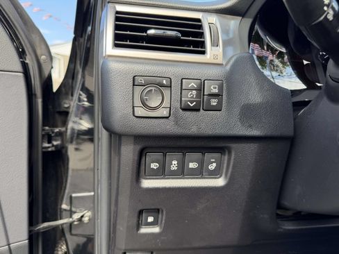 Used 2023 Lexus GX 460 Luxury w/ Sport Design Package AWD/4WD image 21