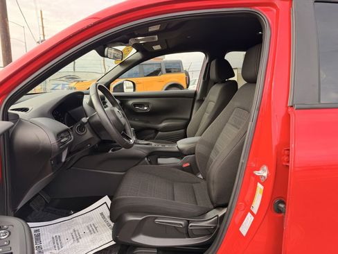 Used 2023 Honda HR-V Sport image 12