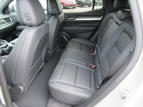 Used 2025 GMC Terrain Elevation w/ Elevation Premium Package image 29