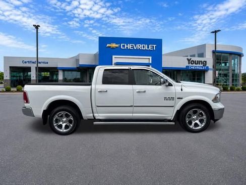 Used 2017 RAM 1500 Laramie AWD/4WD image 9