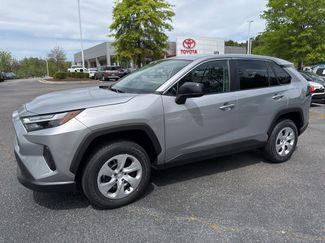 Used 2025 Toyota RAV4 LE video 1