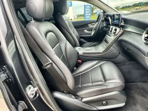 Used 2022 Mercedes-Benz GLC 300 image 12