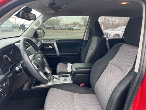 Used 2020 Toyota 4Runner SR5 image 15