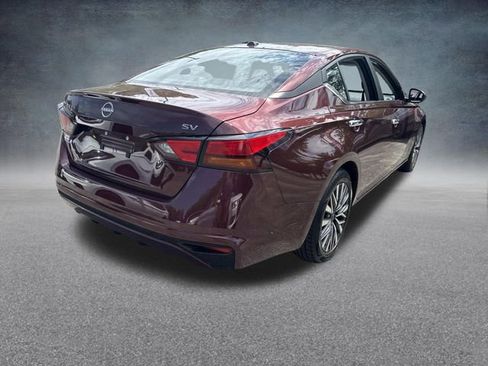 Used 2024 Nissan Altima 2.5 SV FWD image 10