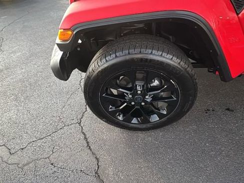 Used 2025 Jeep Wrangler Unlimited Sahara w/ Safety Group image 37