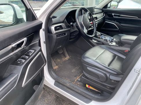 Used 2020 Kia Telluride LX AWD/4WD image 10