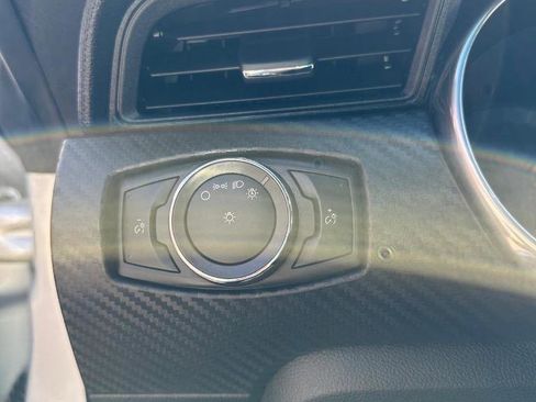 Used 2018 Ford Mustang Coupe RWD image 16