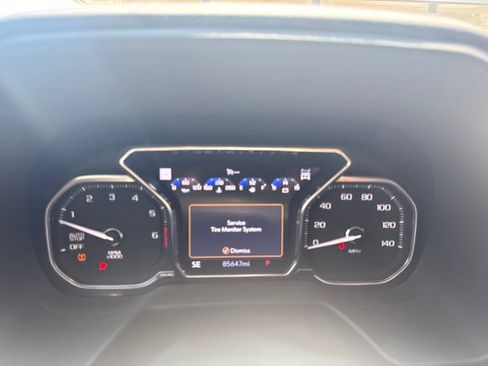 Used 2021 GMC Yukon AT4 w/ AT4 Premium Plus Package AWD/4WD image 7