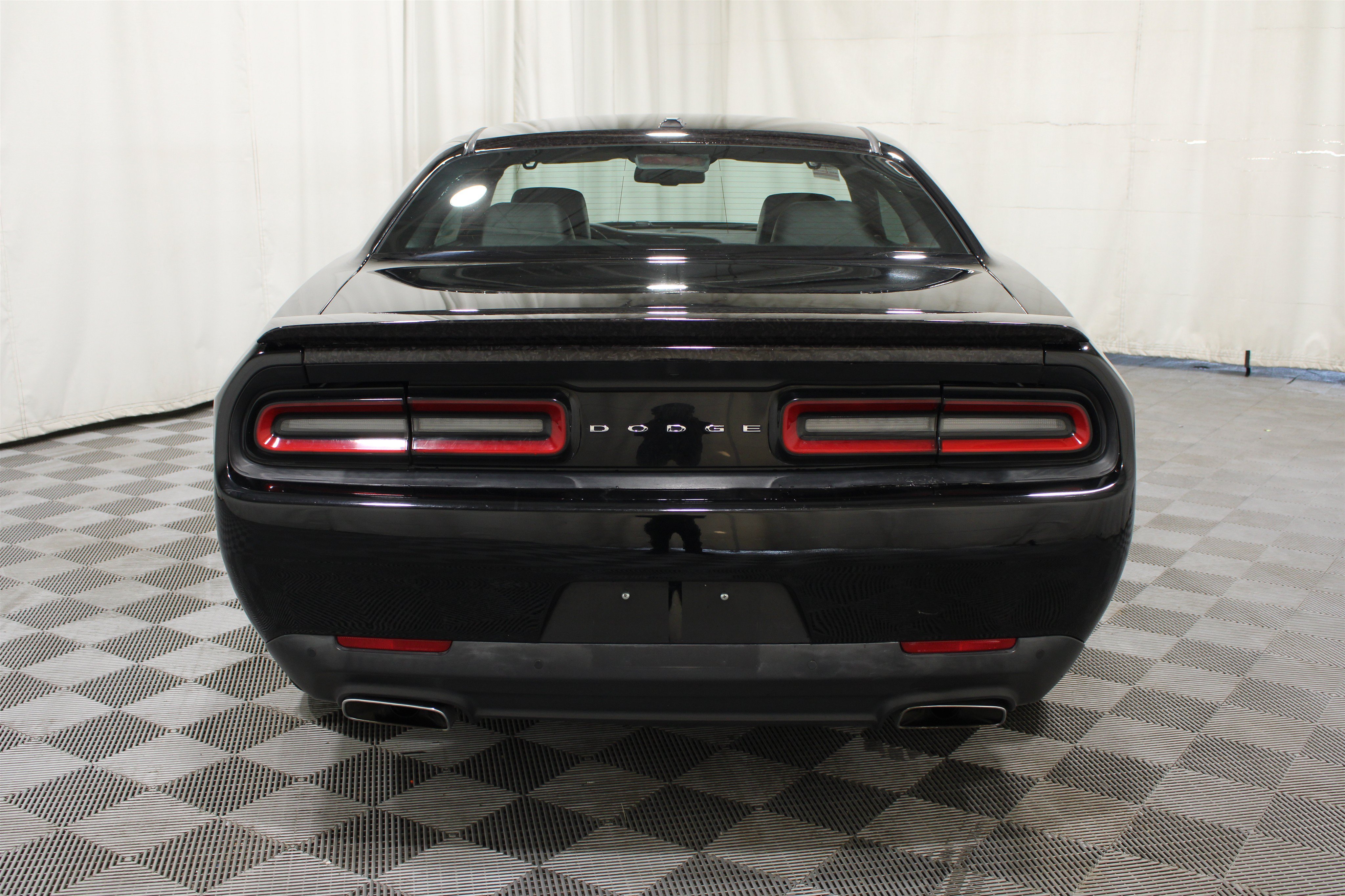 Used 2015 Dodge Challenger R/T w/ Quick Order Package 28B R/T RWD image 24