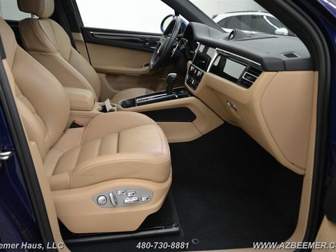 Used 2023 Porsche Macan image 14
