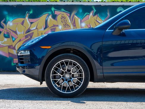 Used 2014 Porsche Cayenne AWD/4WD image 10