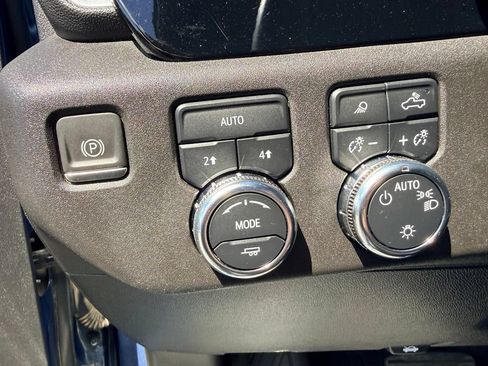 Used 2024 GMC Sierra 1500 SLE w/ Preferred Package AWD/4WD image 23