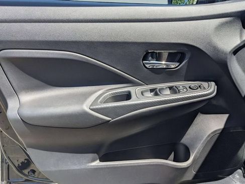 Used 2025 Nissan Versa SV FWD image 14