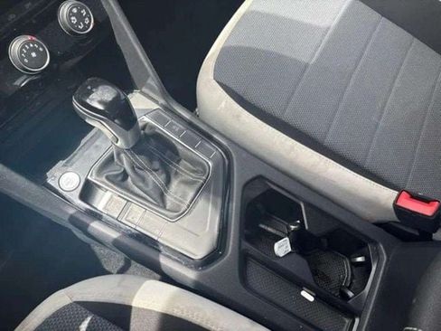 Certified 2025 Volkswagen Taos S FWD image 18