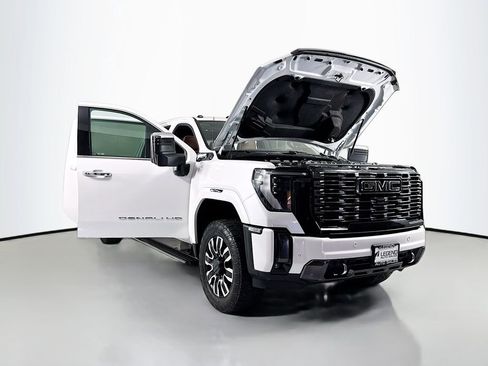 Used 2024 GMC Sierra 3500 Denali Ultimate AWD/4WD image 24