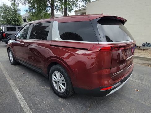 Used 2022 Kia Carnival LX FWD image 4