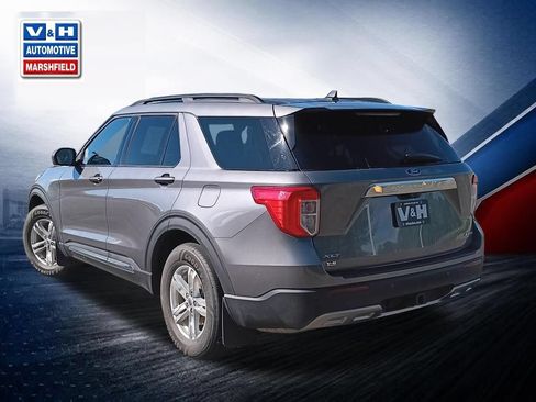 Used 2022 Ford Explorer XLT w/ Equipment Group 202A AWD/4WD image 26