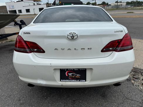 Used 2010 Toyota Avalon XL image 4