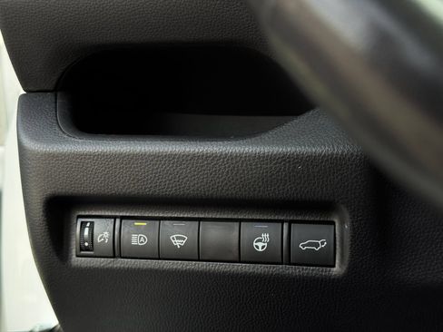 Used 2022 Toyota RAV4 XLE Premium AWD/4WD image 15
