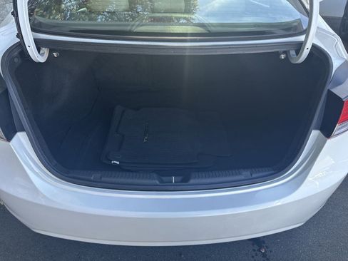 Used 2013 Hyundai Elantra Limited image 25