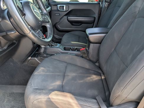 Used 2018 Jeep Wrangler Unlimited Sport S AWD/4WD image 14