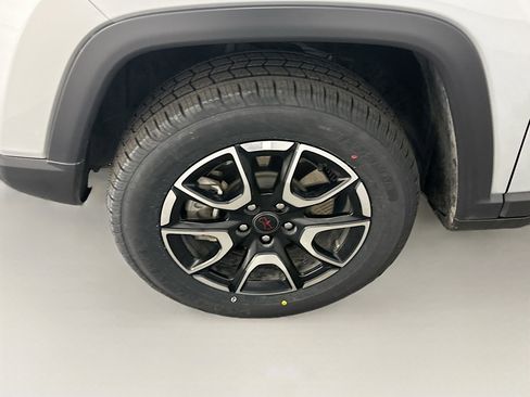 Used 2025 Jeep Compass Trailhawk AWD/4WD image 11