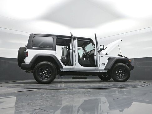 Used 2025 Jeep Wrangler Sport image 46