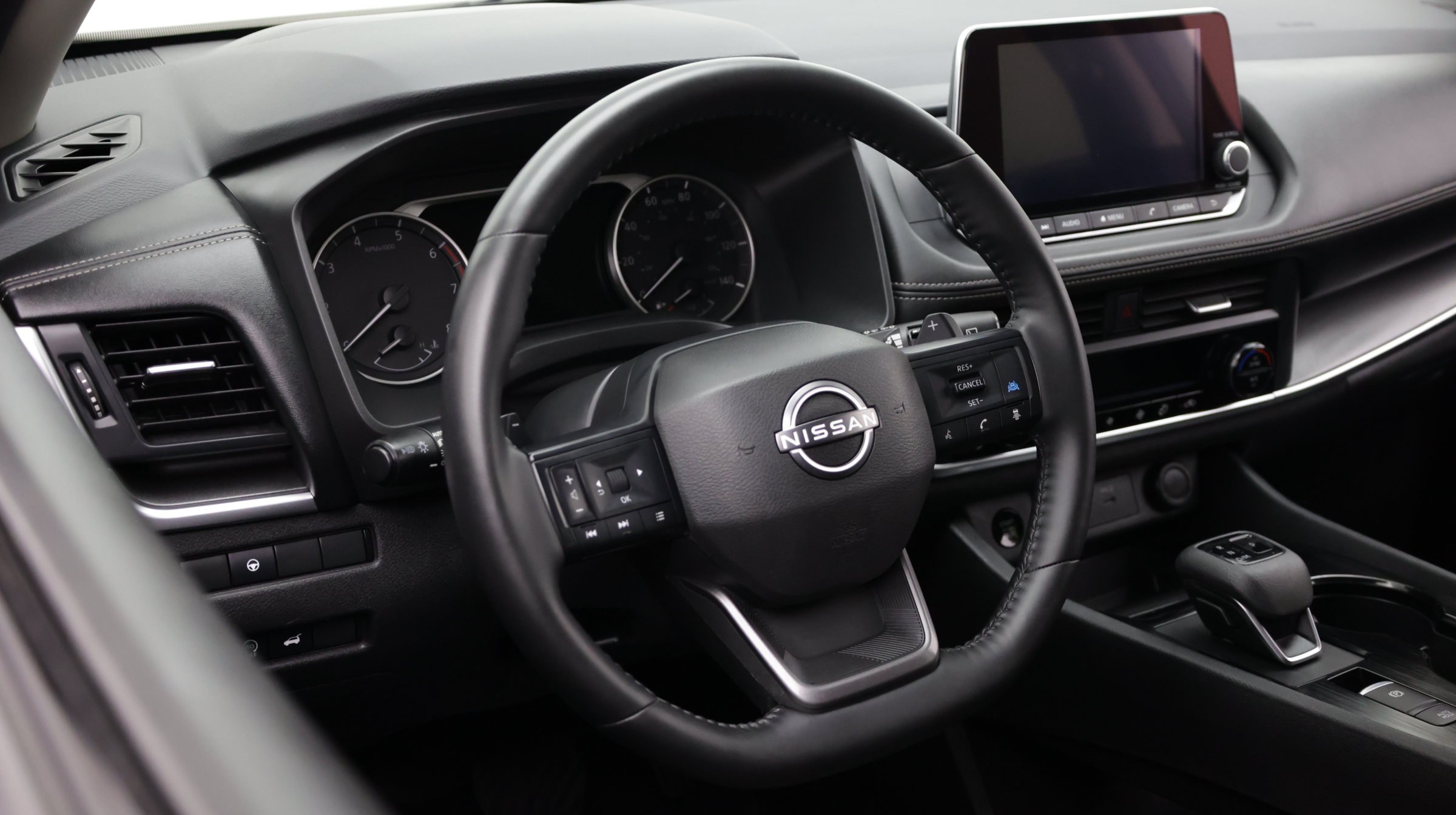 Used 2025 Nissan Rogue SV FWD image 10