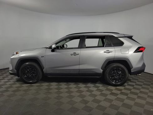 Used 2021 Toyota RAV4 XLE FWD image 4