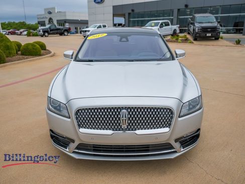 Used 2019 Lincoln Continental Reserve FWD image 2