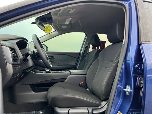 Used 2023 Nissan Rogue S image 12