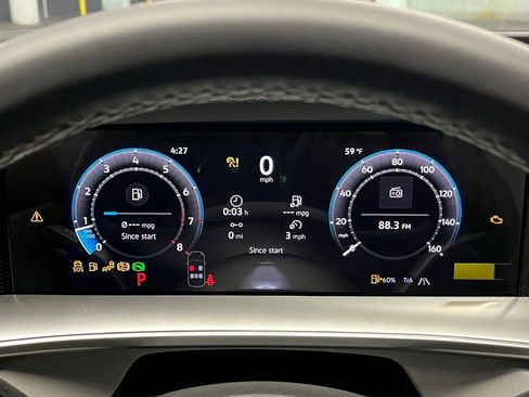 New 2025 Volkswagen Tiguan SE image 23