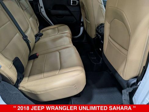 Used 2018 Jeep Wrangler Unlimited Sahara AWD/4WD image 33