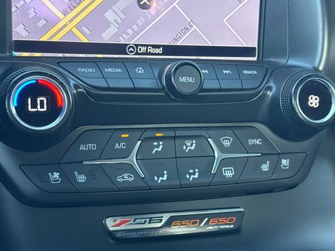 Used 2016 Chevrolet Corvette Z06 w/ 3LZ Preferred Equipment Group image 23