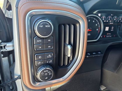 Used 2022 Chevrolet Silverado 2500 High Country image 18