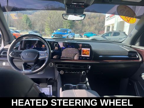 Used 2025 Chevrolet Traverse Z71 w/ Enhanced Driving Package image 15