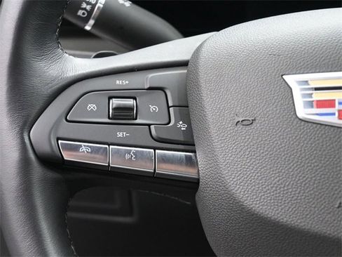 Used 2024 Cadillac XT4 Premium Luxury image 23